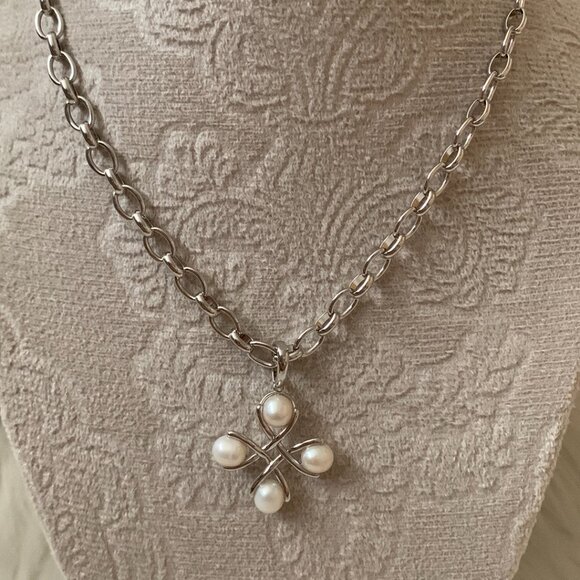 KENDRA SCOTT Everleigh Pearl Pendant Necklace in Silver - Picture 3 of 4